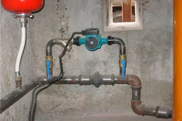 Czym jest pompa obiegowa CO