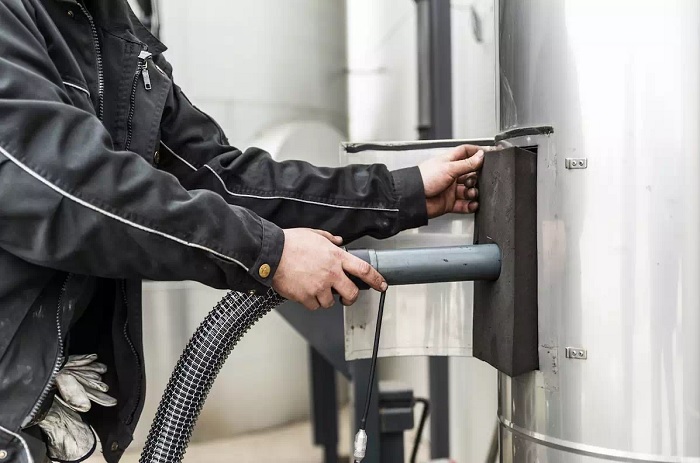 Czym jest wyczystka do komina