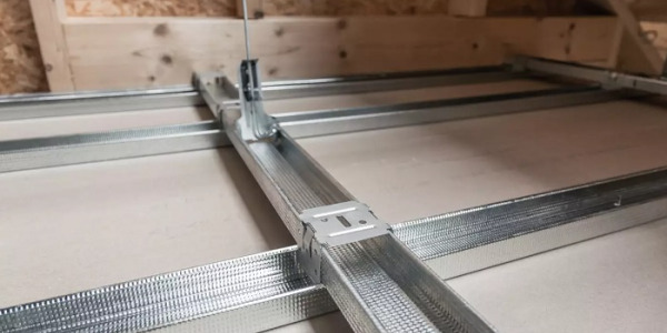 Zastosowanie łącznika krzyżowego w różnych konstrukcjach