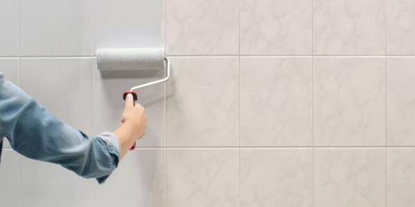 Wybór odpowiedniej farby do malowania płytek